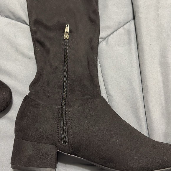 Boots 👢 - Picture 3 of 3